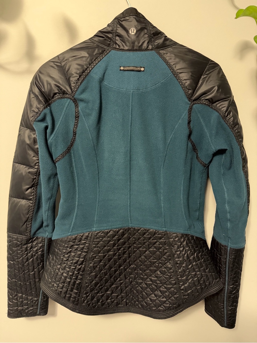 Lululemon Running Jacket - Picture 8 of 8